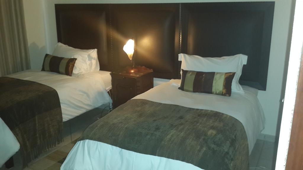 Magaliqua Guest House Noordheuwel Rum bild